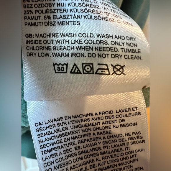 The North Face Green Hoodie - Picture 7 of 8